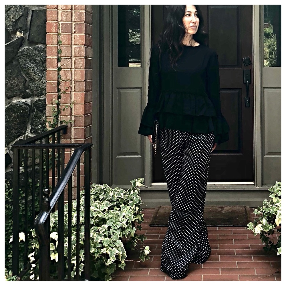✨LAST ONE ✨PARIS Black bell layered sleeves top - Picture 3 of 8